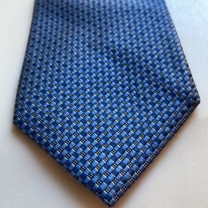 Michael Michael Kors 100% silk necktie tie basketweave pattern 58” X 3 3/8” blue